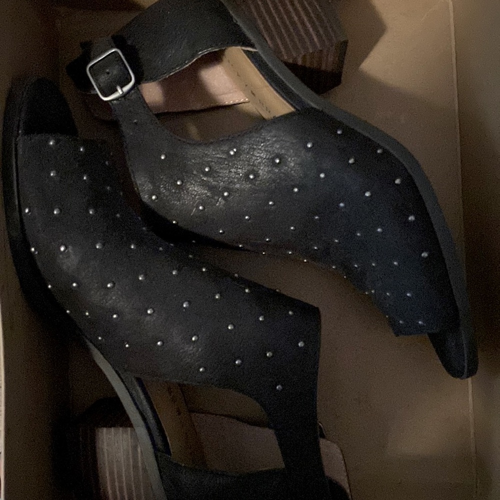 Lucky Cut-out booties